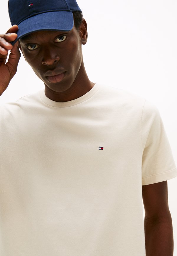 Tommy Hilfiger SEASONAL SOLID TEE CORE ESSENTIALS