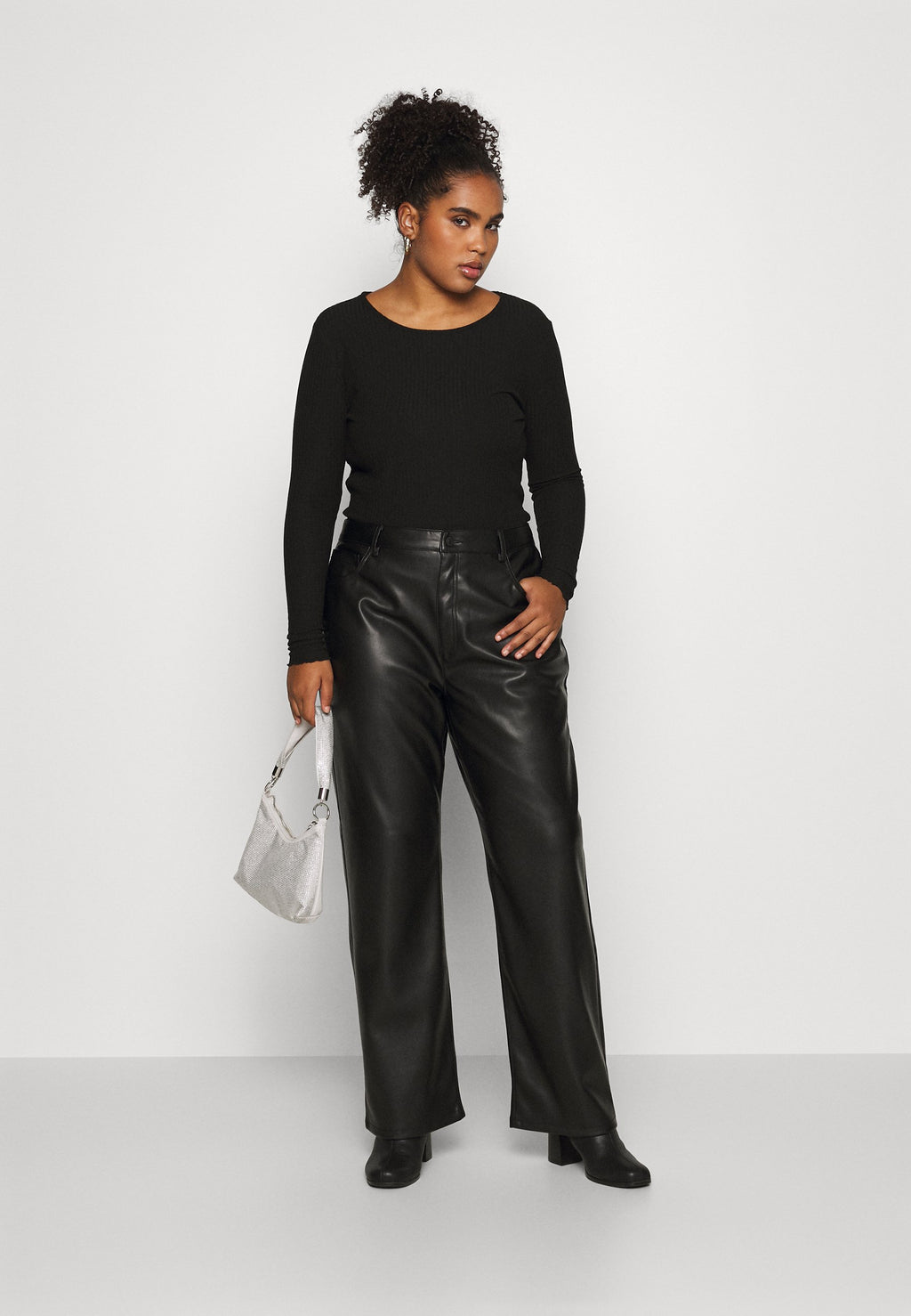 ONCMADISON WIDE PANTS Media 2