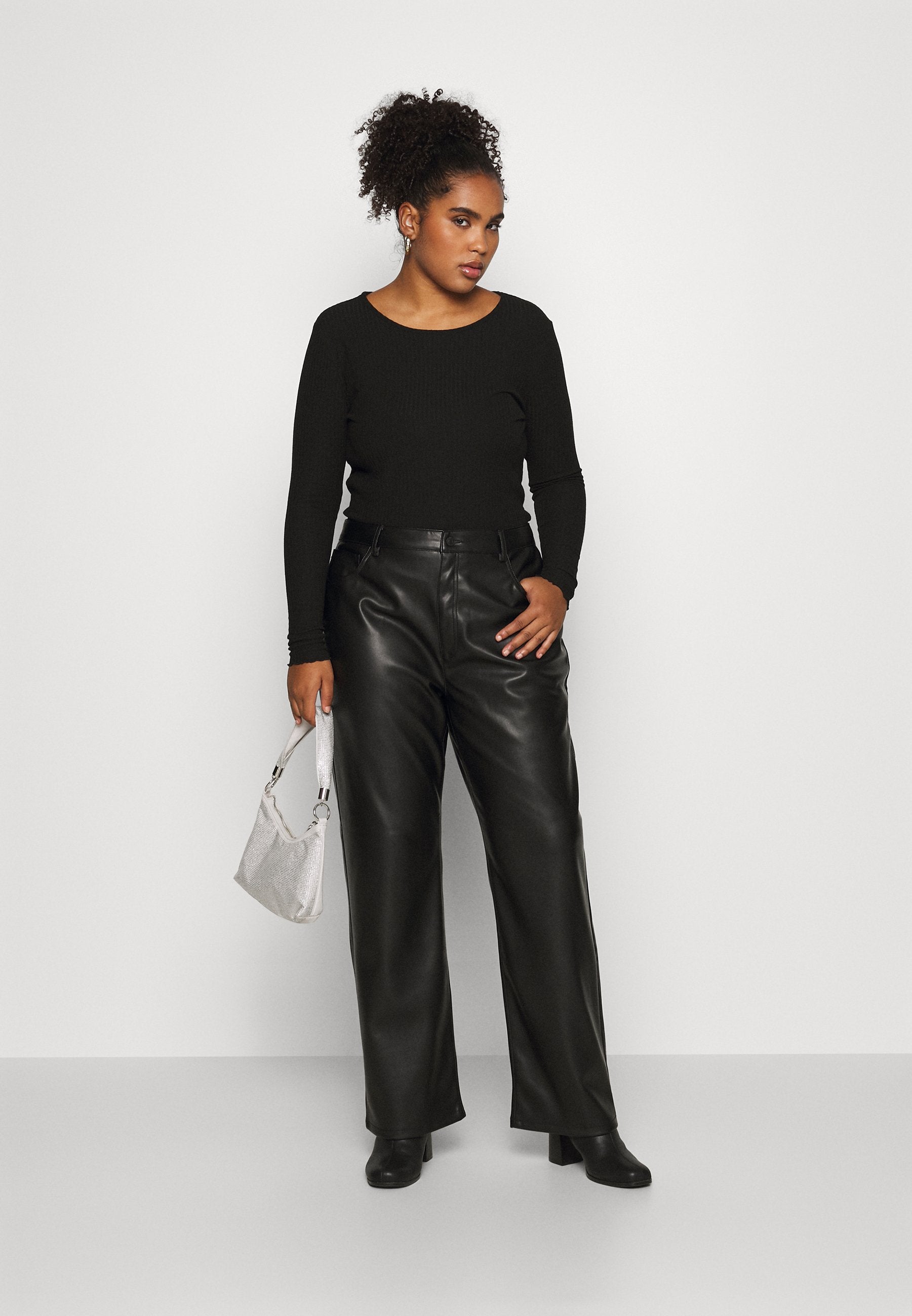 ONCMADISON WIDE PANTS Media 2