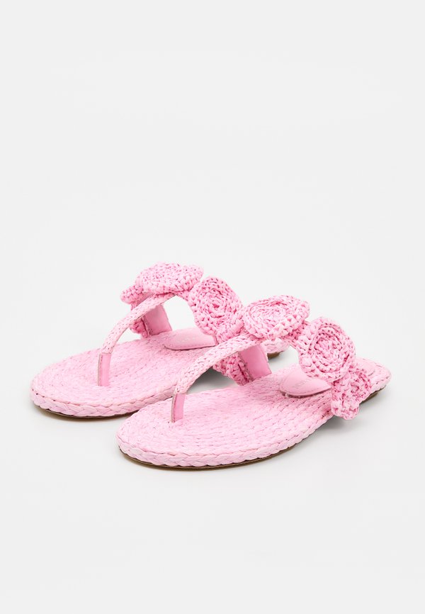 Stuart Weitzman MAGNOLIA