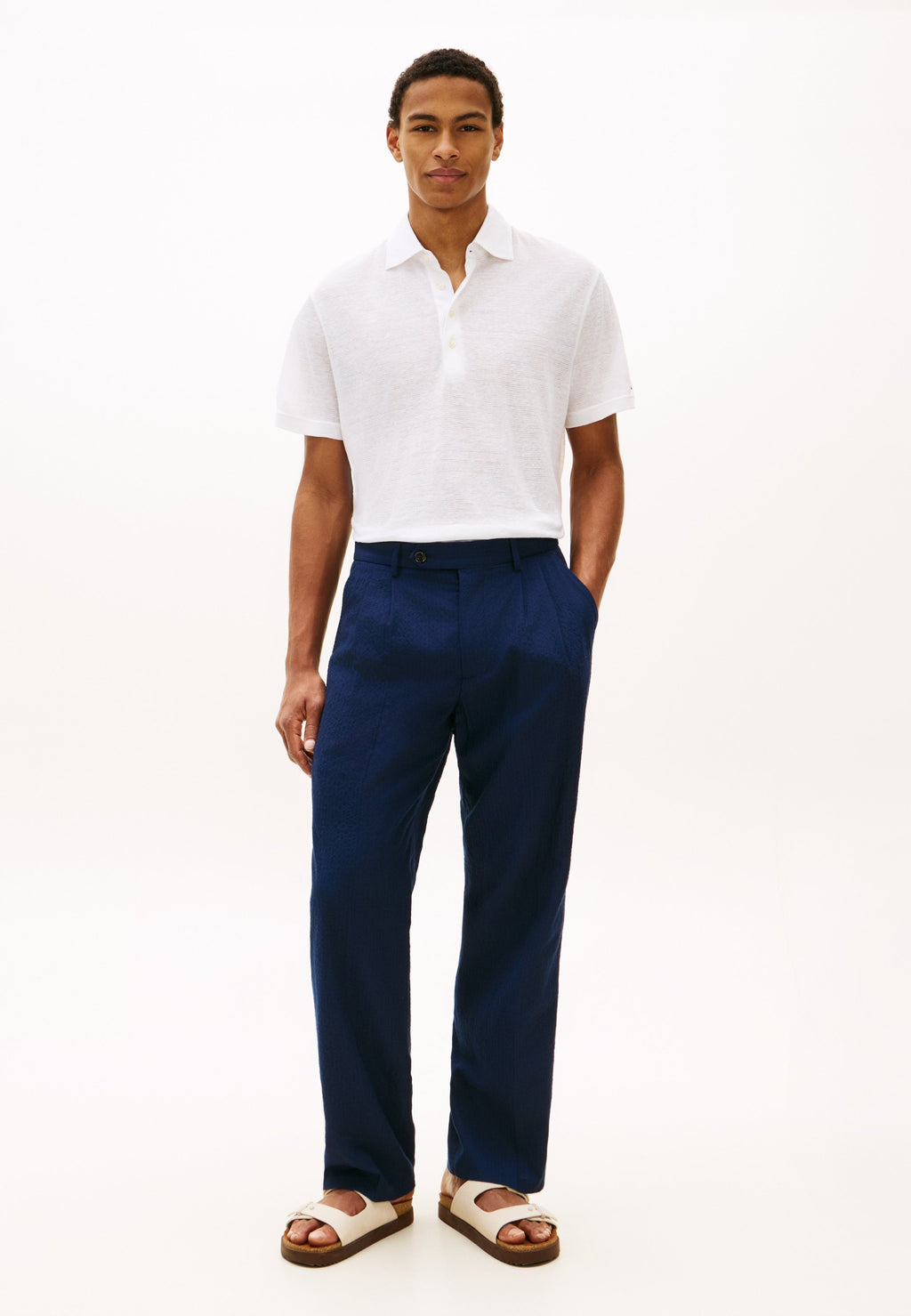 REGULAR FIT  Media 2