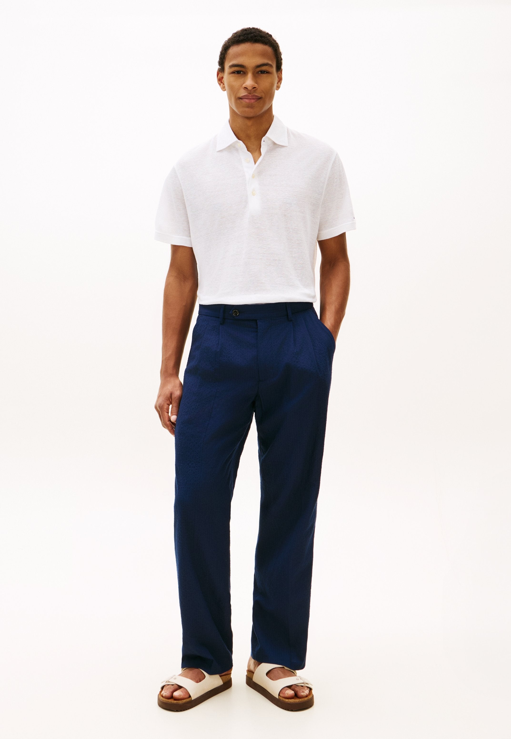 REGULAR FIT  Media 2