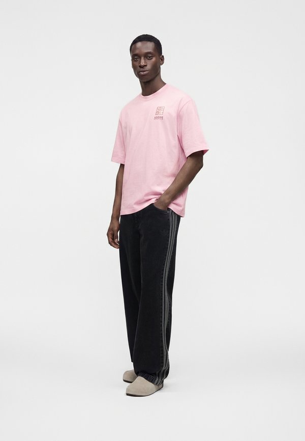 adidas Originals MEZZE UNISEX - Print T-shirt - clear pink