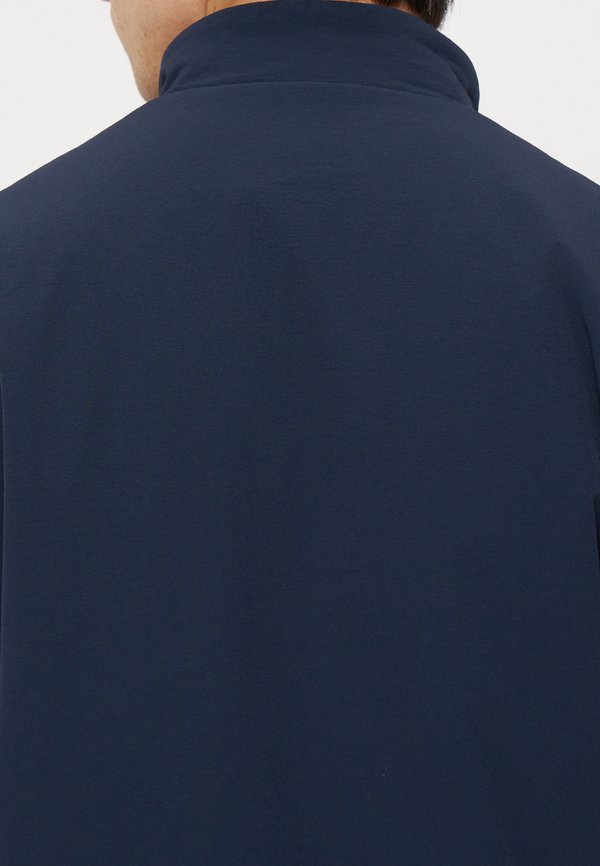 EA7 Emporio Armani
