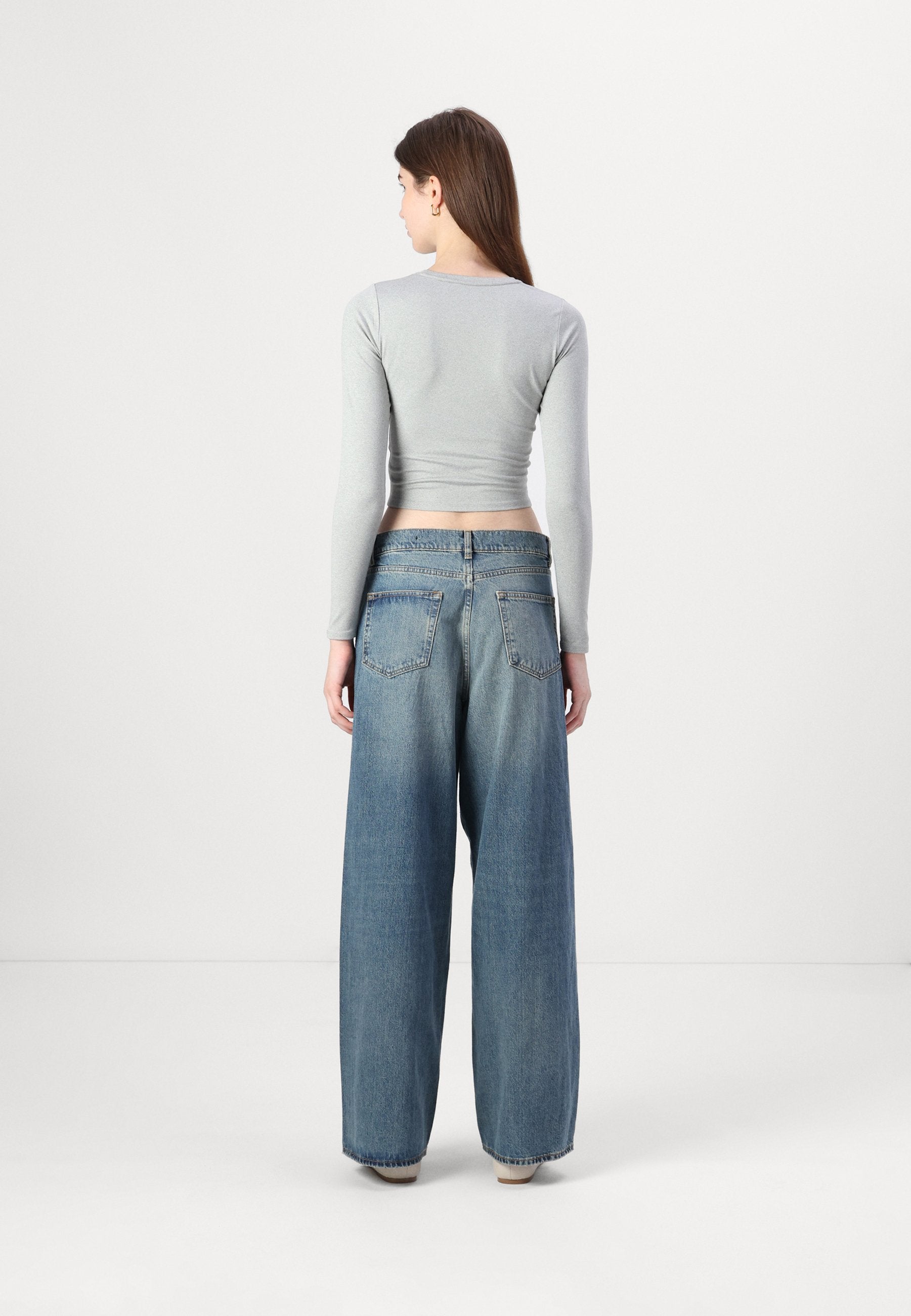 Wide-fit ONLBAXTER Mid waist Wide Leg Fit Media 4