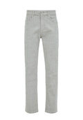 Helle graue Hose aus strukturiertem Stoff, mit geradem Schnitt, Fronttaschen und Knopfverschluss. Einfaches Design ohne Muster.
