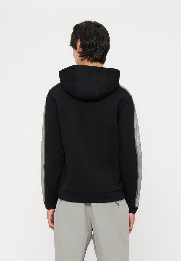 EA7 Emporio Armani