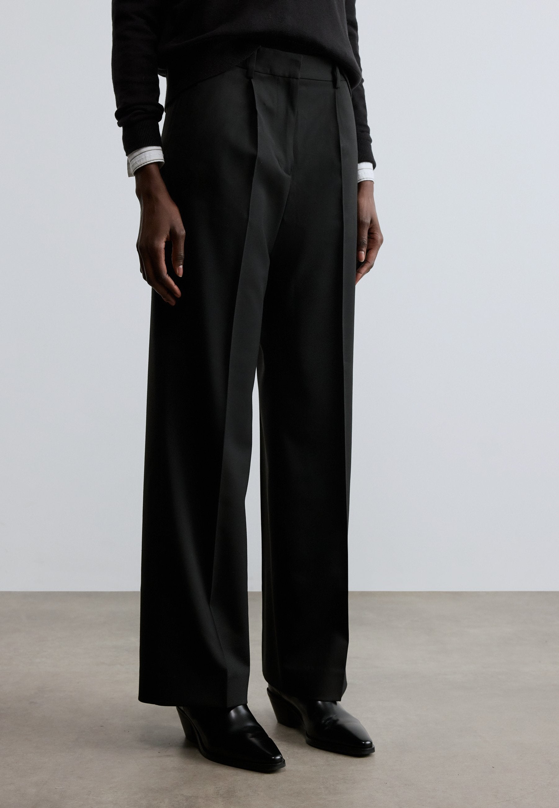 TIMELESS WOOL BLEND WIDE LEG TROUSERS Media 3