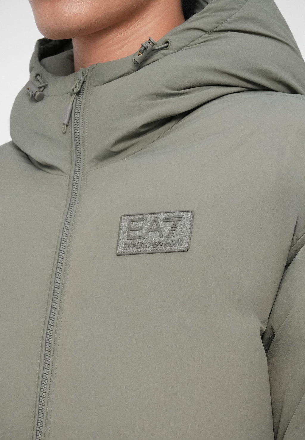 MOUNTAIN HOODED JACKET LOGO Media 7