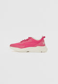 Rosa Sport Sneakers mit einer klobigen weißen Sohle, ausgestattet mit einem strukturierten Stoff-Obermaterial und kontrastierenden weißen Nähten. Logodetails an der Ferse.