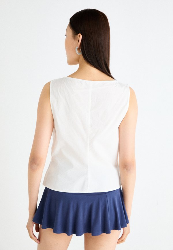Weekday SLEEVELESS V NECK