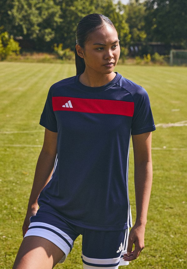 adidas Performance TIRO25 ESSENTIALS JERSEY - Print T-shirt - team navy red