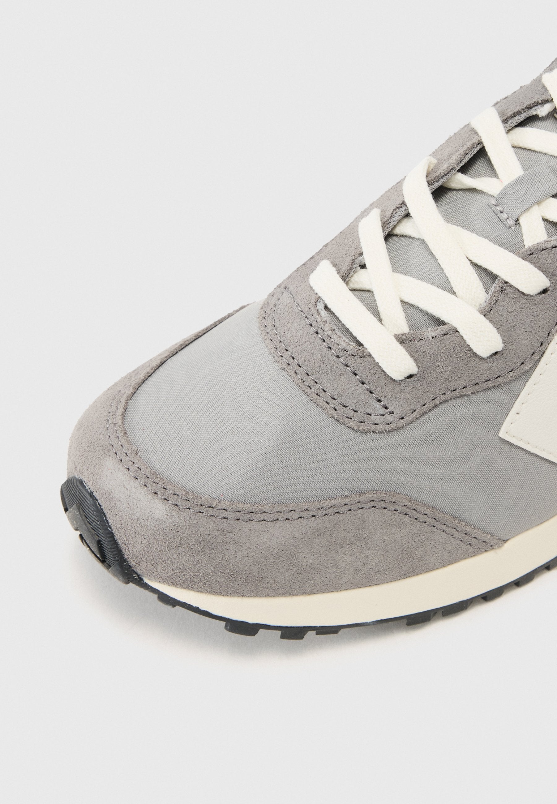 Converse OMEGA TRAINER UNISEX