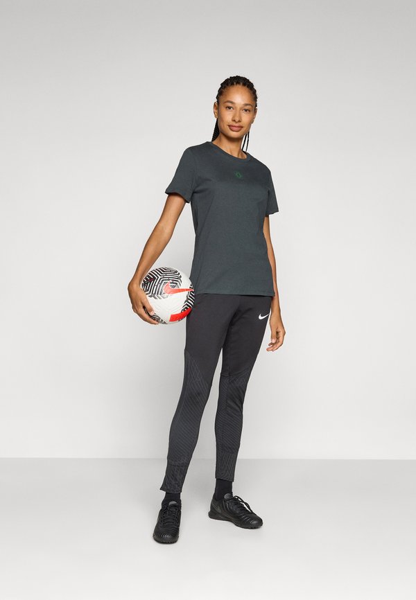 Nike Performance CHELSEA FC CREST TEE