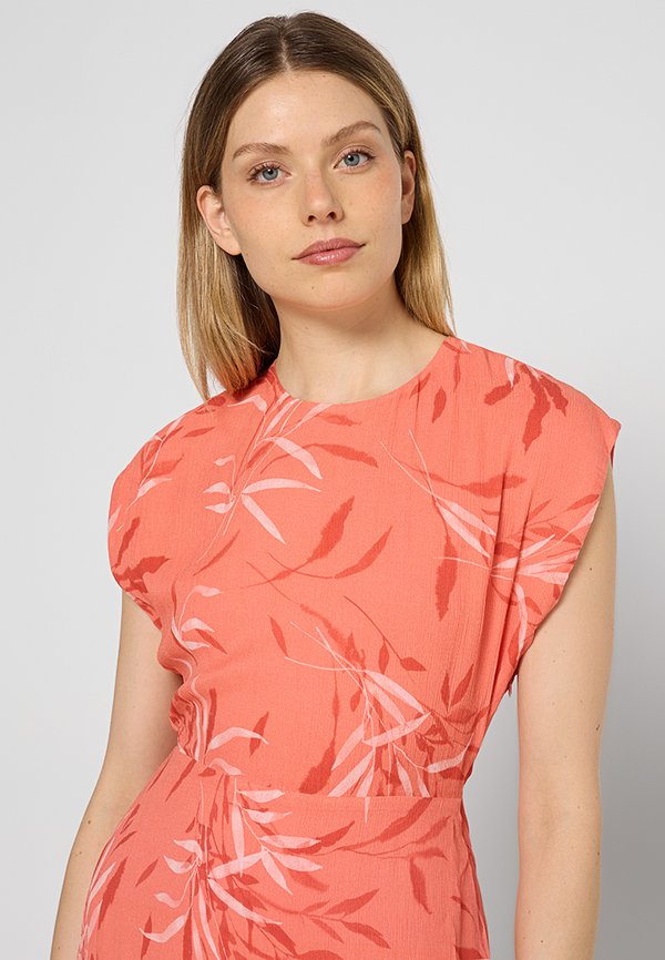 Claudie Pierlot REKY