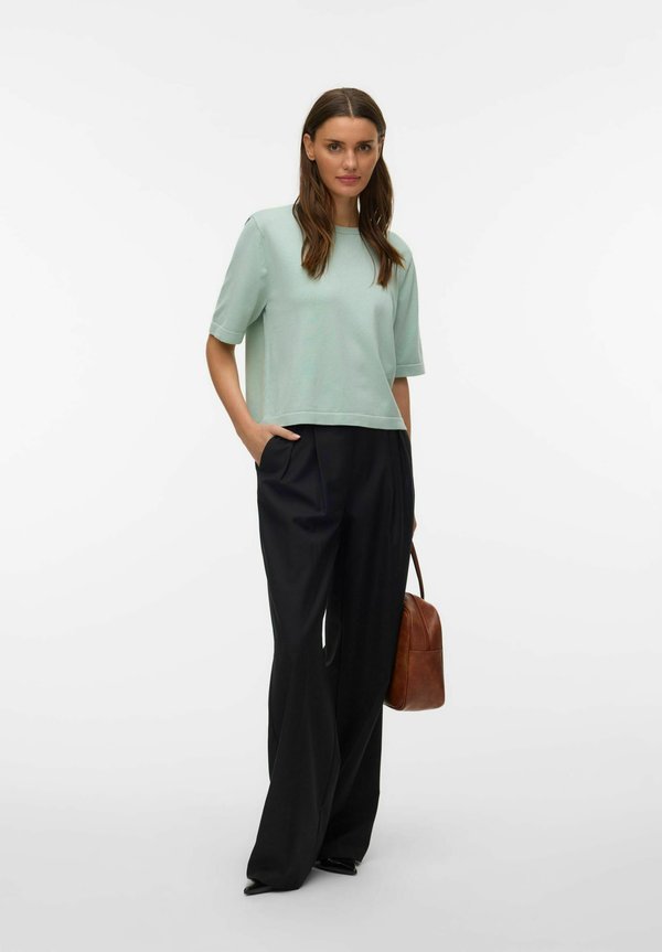 Vero Moda VERO MODA  - Basic T-shirt - mistletoe