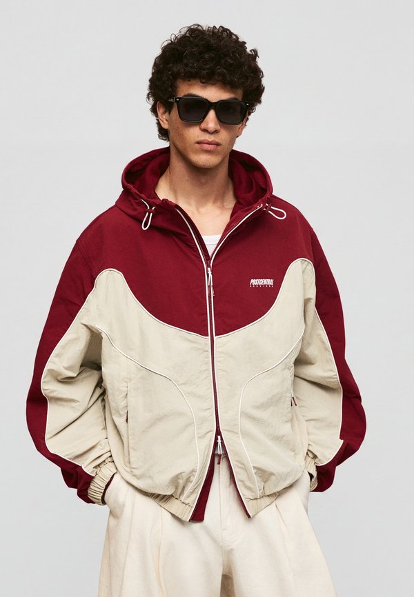 Bershka HOODED - WINDBREAKER - Summer jacket - red