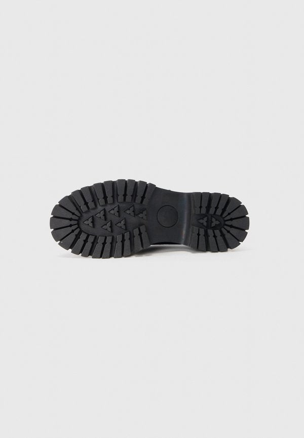 Koi Footwear THE ARTIST