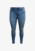 Vero Moda Curve Slim fit VMCFANYA Mid rise - Slim fit jeans - medium blue denim