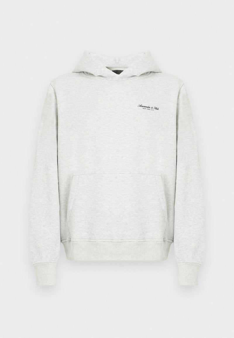 Hellgrauer Hoodie aus Baumwollmischung, mit einer vorderen Kängurutasche, gerippten Bündchen und einem kleinen Logo auf der linken Brust.