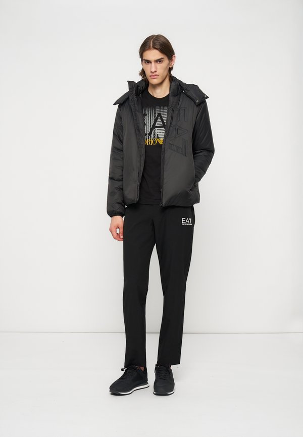 EA7 Emporio Armani