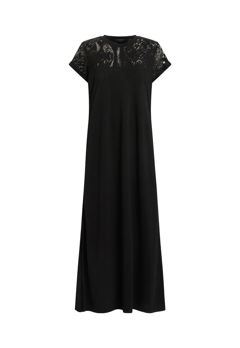 Schwarzes Maxikleid mit kurzen Ärmeln und einem Spitzenoberteil. Es verfügt über eine glatte Textur und einen seitlichen Schlitz für zusätzlichen Komfort und Bewegungsfreiheit.