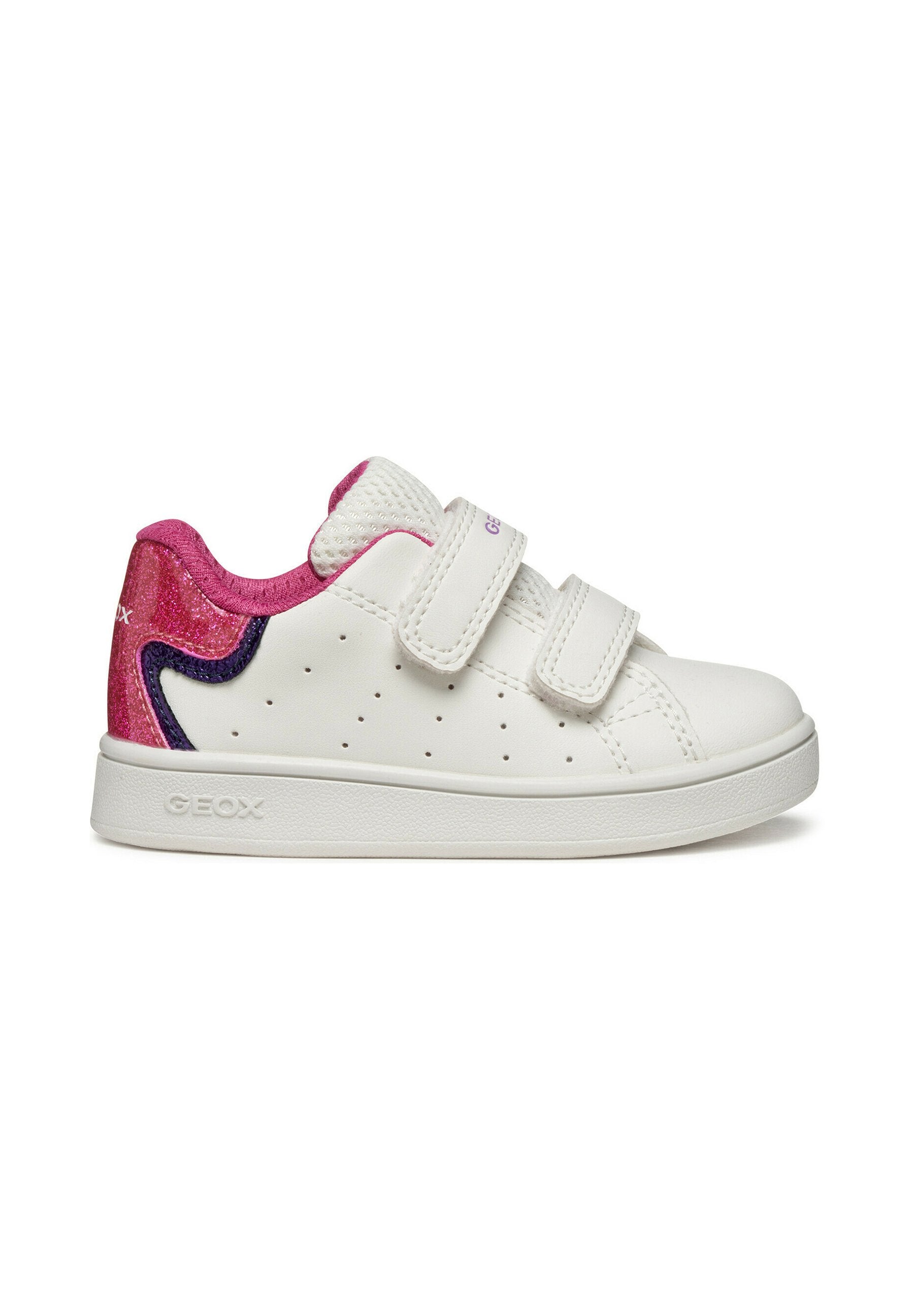 Weiße Ledersneaker mit rosa Glitzerdetails, zwei Klettverschlüssen, perforierten Einsätzen für Atmungsaktivität und einer strukturierten Gummisohle.