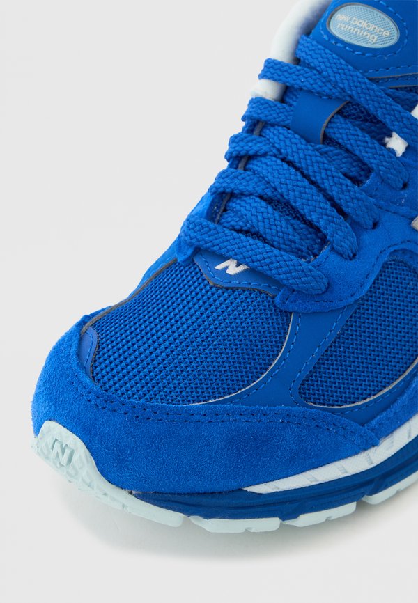 New Balance 2002R