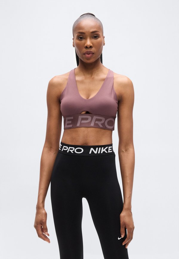 Nike Performance SCULPT BRA - Medium support sports bra - tattoo/taupe grey/white