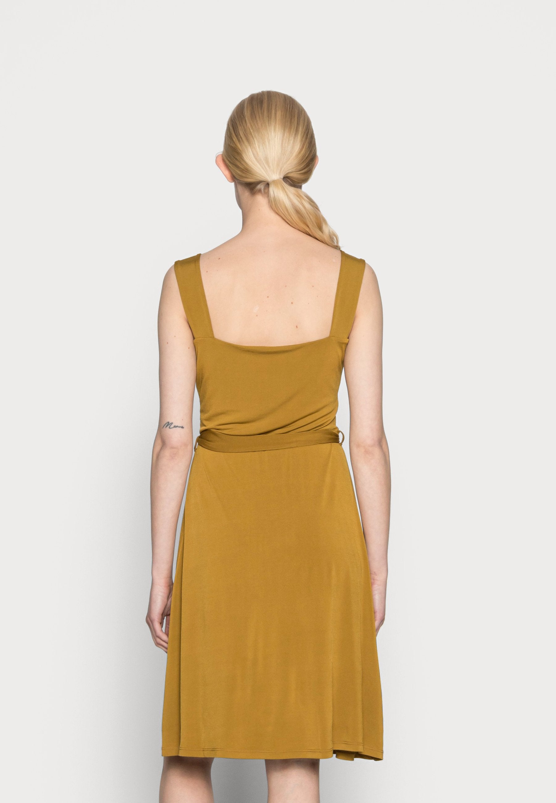 Anna Field WIDE STRAP BASIC MIDI DRESS