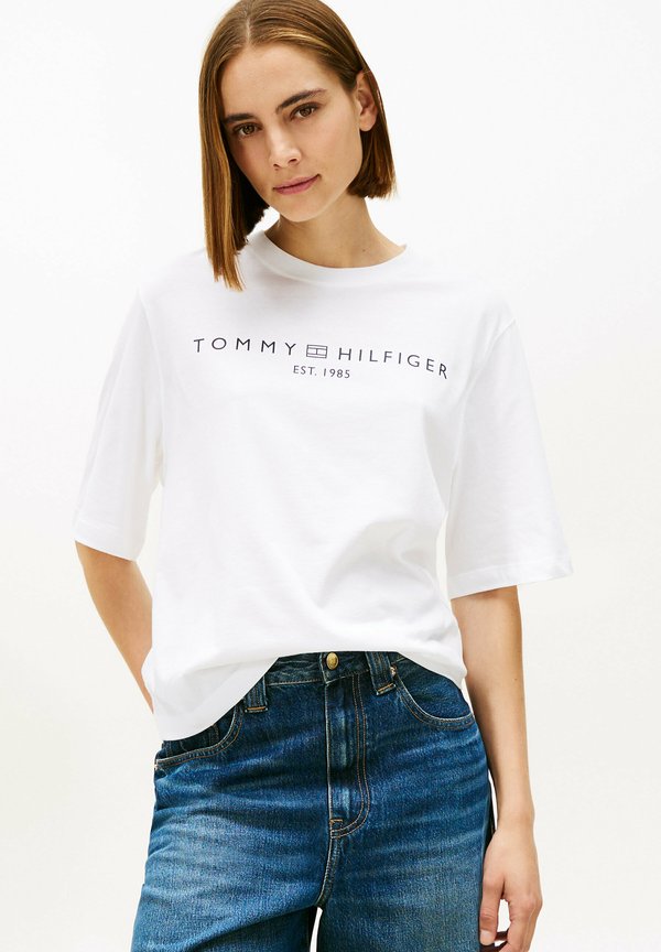 Tommy Hilfiger LOGO JERSEY RELAXED CREW NECK T-SHIRT - Print T-shirt - optic white