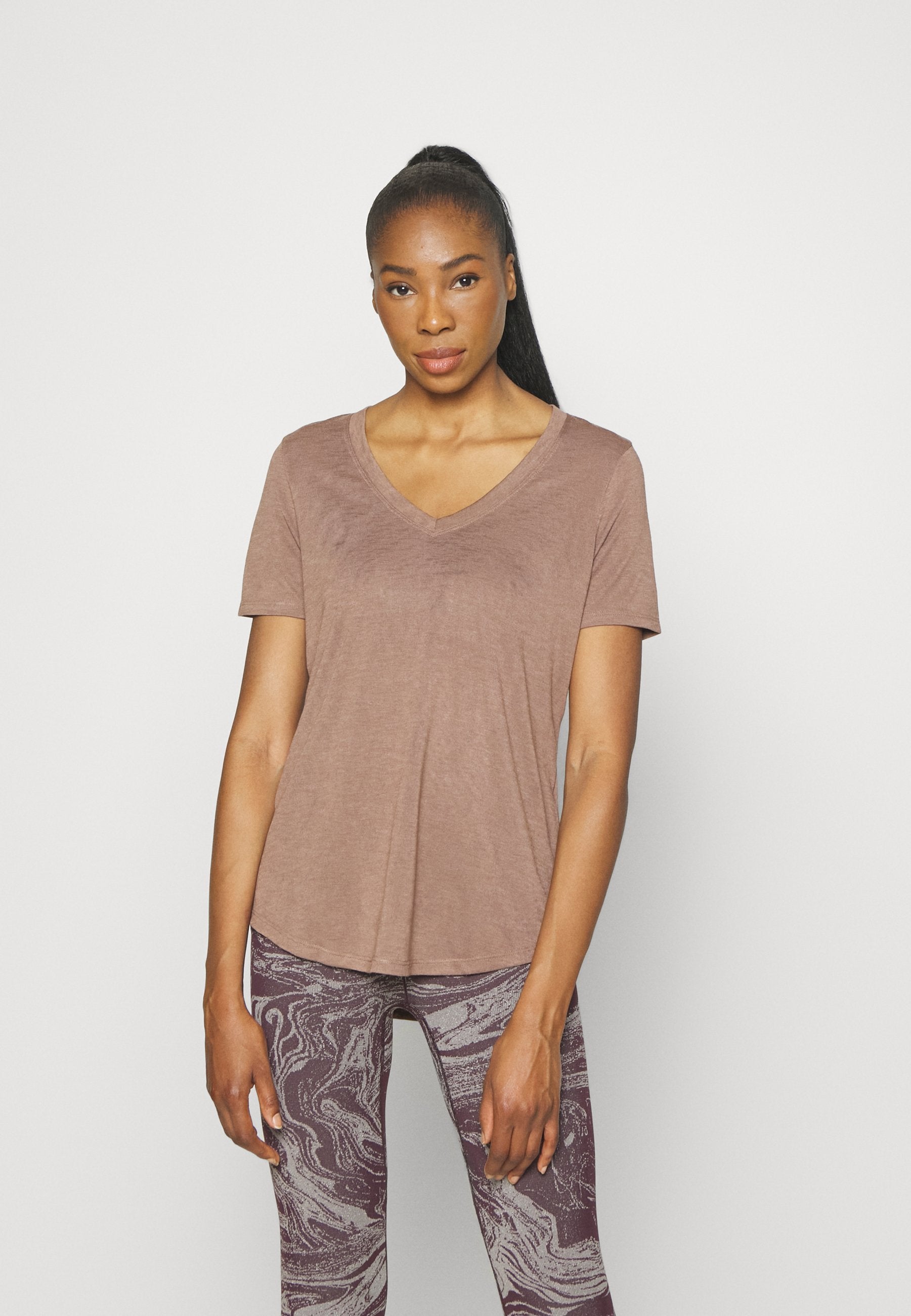 Athleta BREEZY SCOOP V NECK TEE