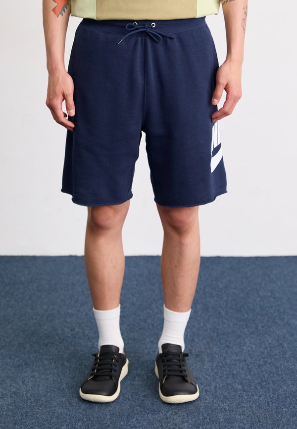 Nike Sportswear M NK CLUB ALUMNI FT SHORT - Tracksuit bottoms - obsidian/white