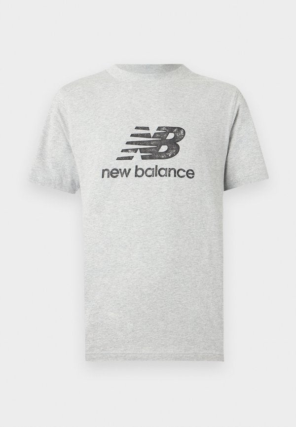 New Balance SPORT ESSENTIALS STAMP LOGO UNISEX - Print T-shirt - grey/black