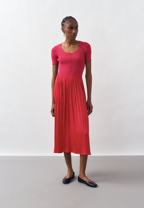 DKNY