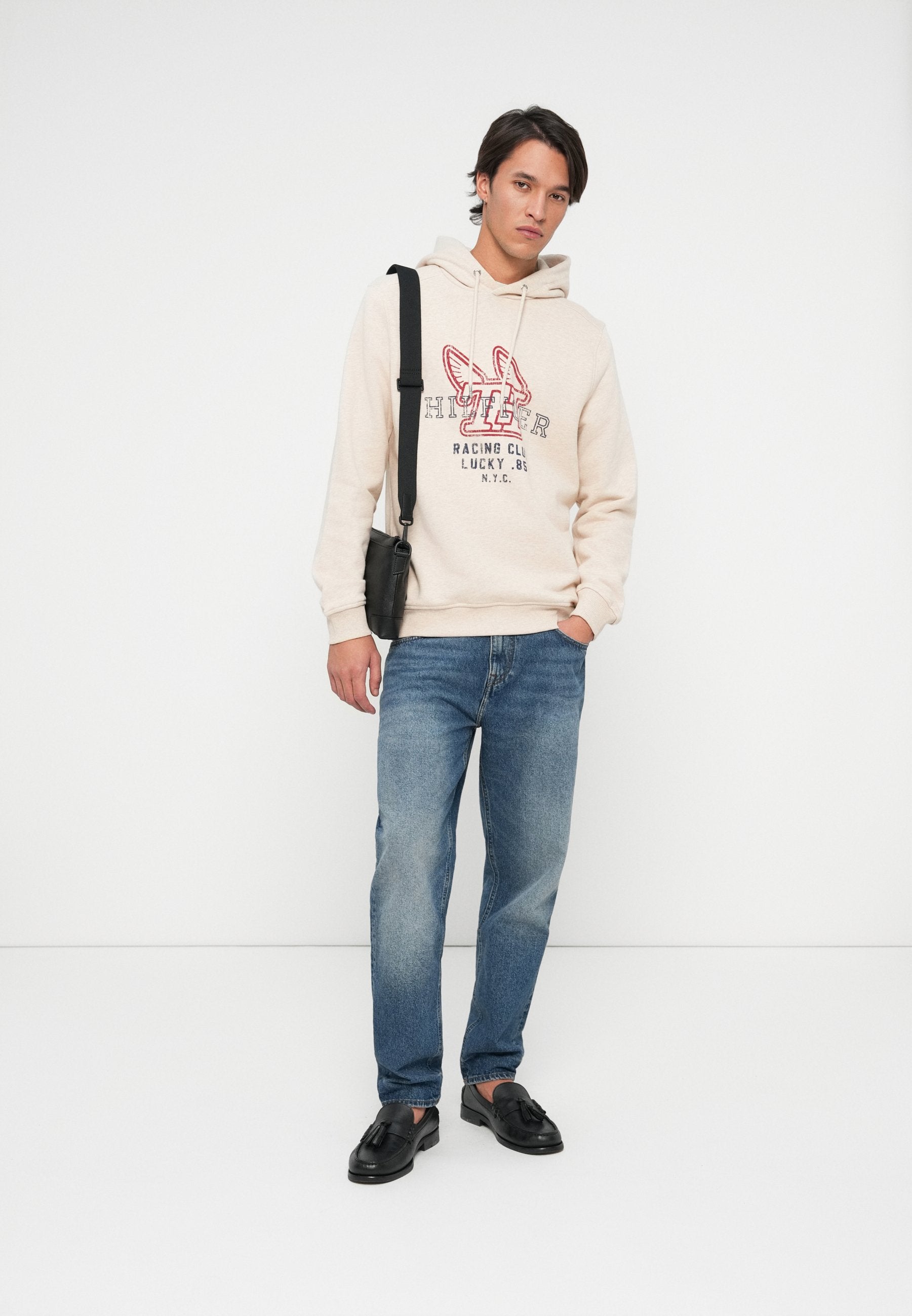 GRAPHIC TERRY DRAWSTRING HOODY Media 2