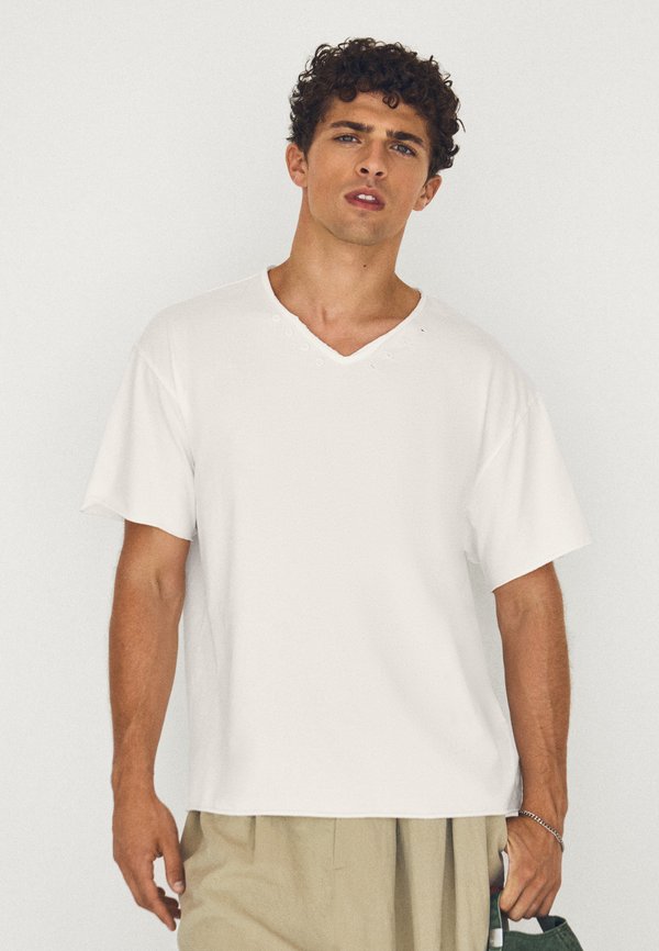 Bershka BASIC T-SHIRT - Basic T-shirt - white