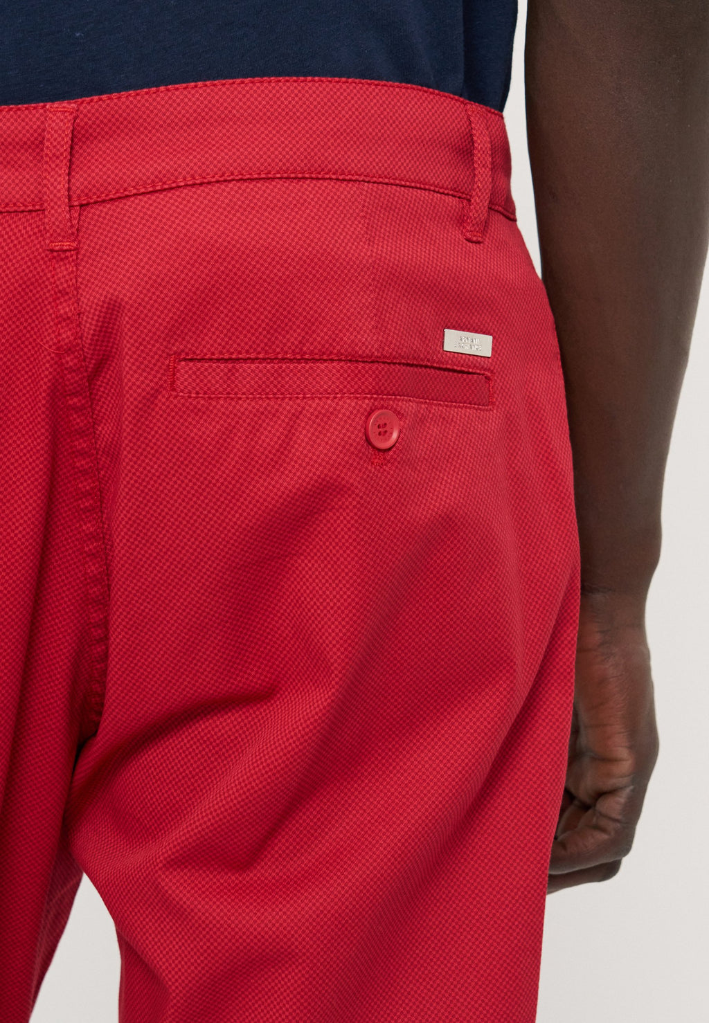 Armani Exchange Chino Media 6