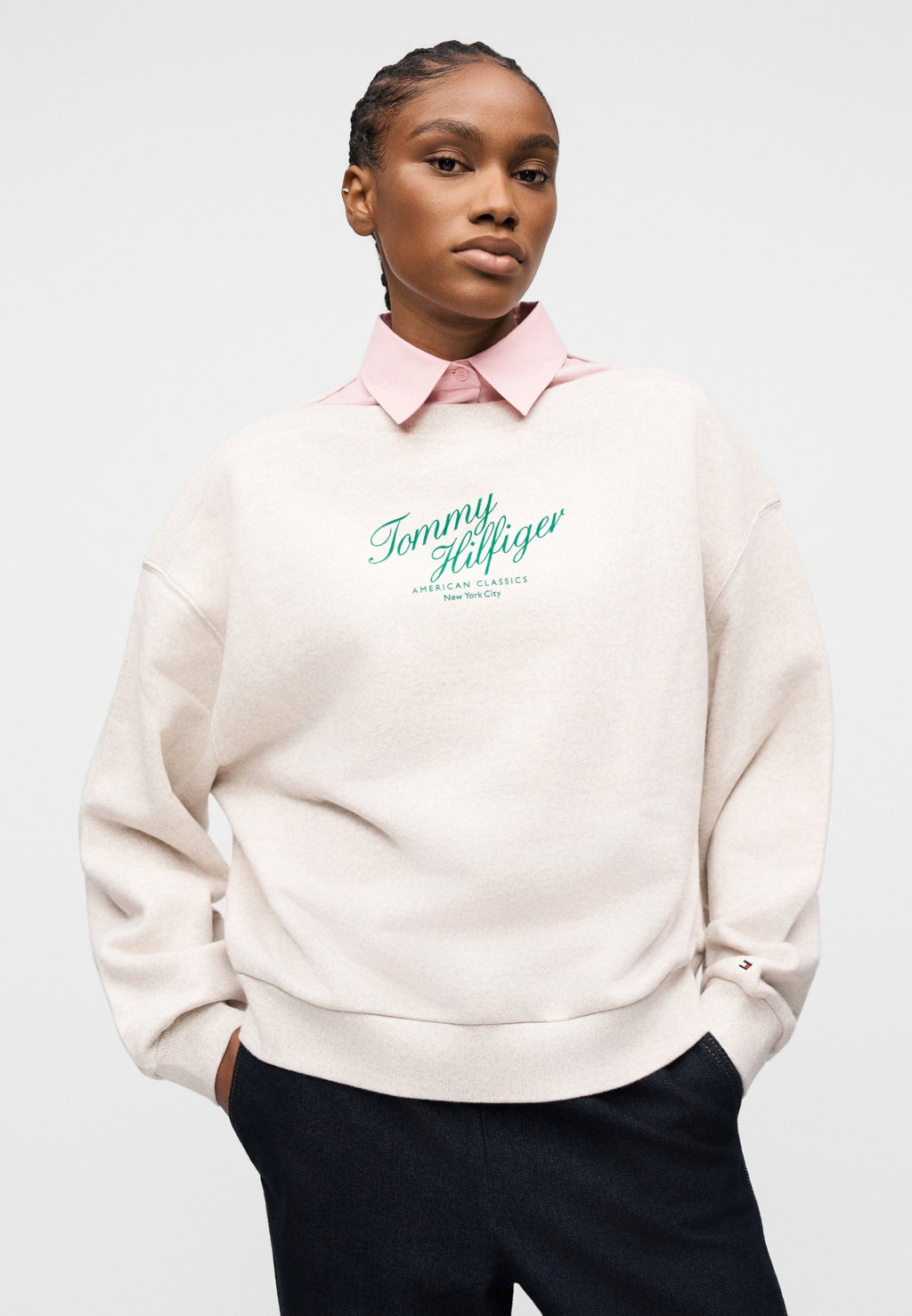 LOGO RELAXED BOAT NECK SWEATSHIRT Media 5