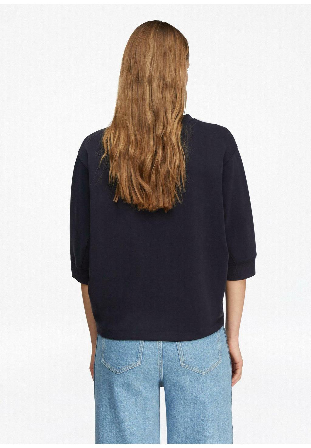 comma Sweatshirt Media 6