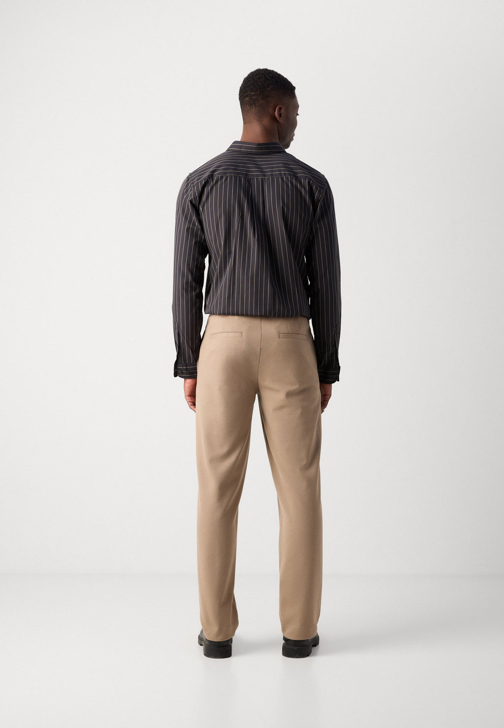 SUPERFLEX RELAXED FIT PANTS Media 5