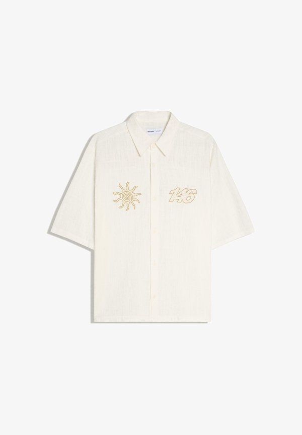 Bershka EMBROIDERED BOXY FIT SHORT SLEEVE SHIRT - Shirt - white