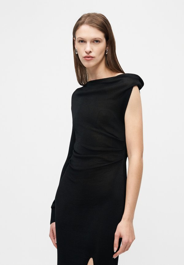 AERON SOPHIA