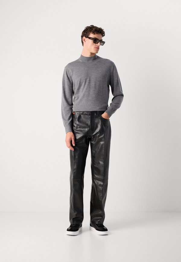 Calvin Klein 90S STRAIGHT