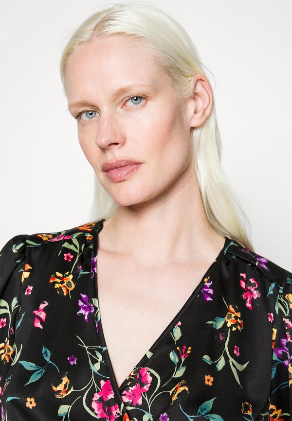 Vero Moda Tall VMKLEO V NECK WRAP