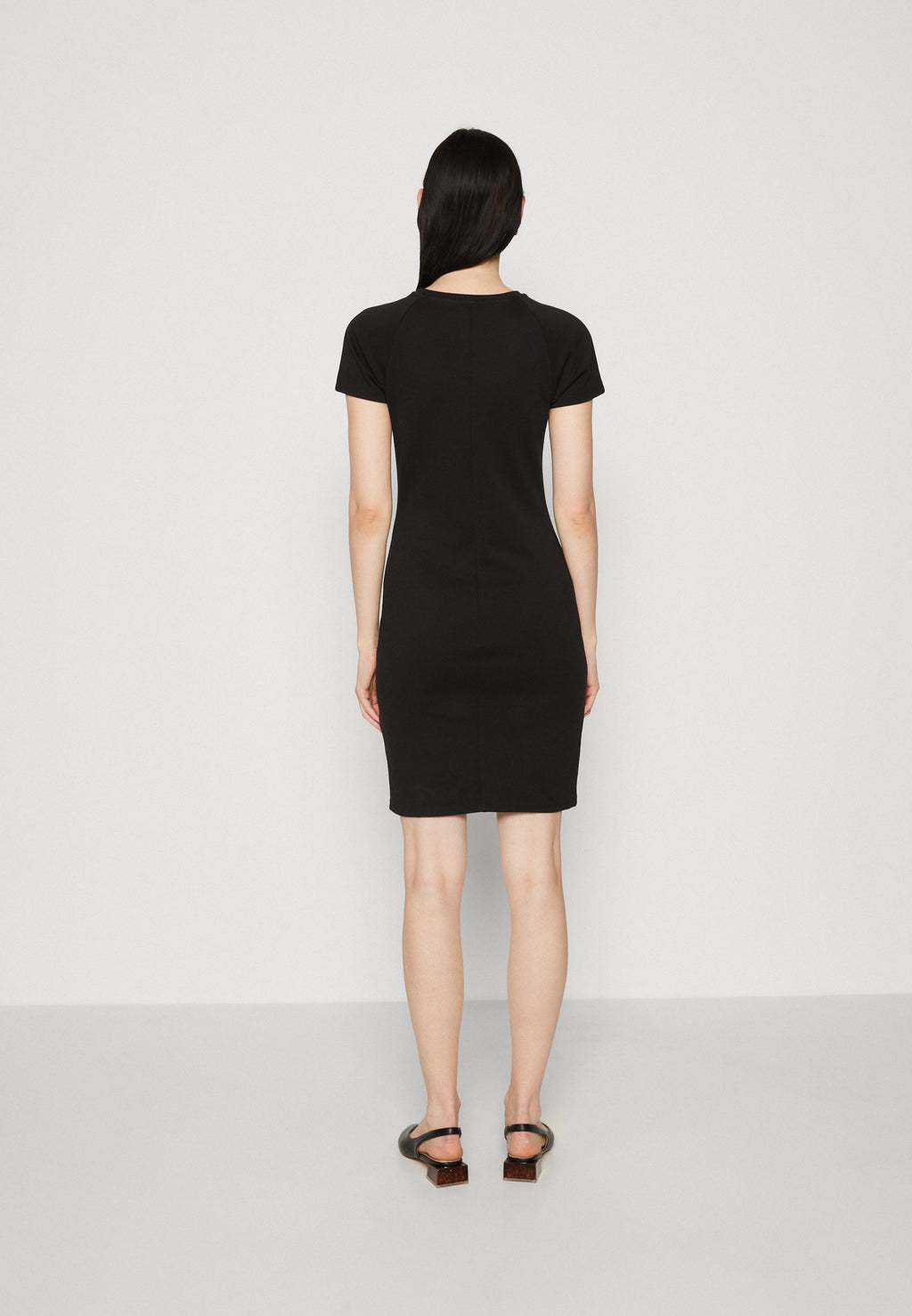 BODYCON Media 4