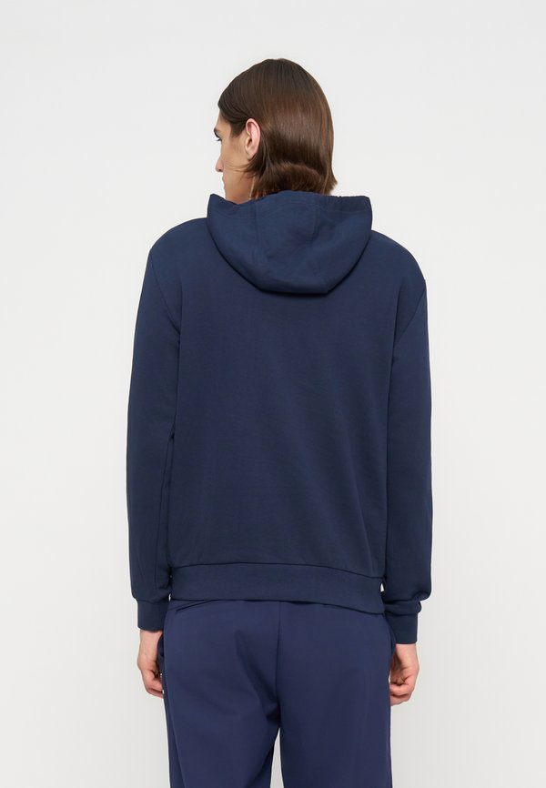 EA7 Emporio Armani