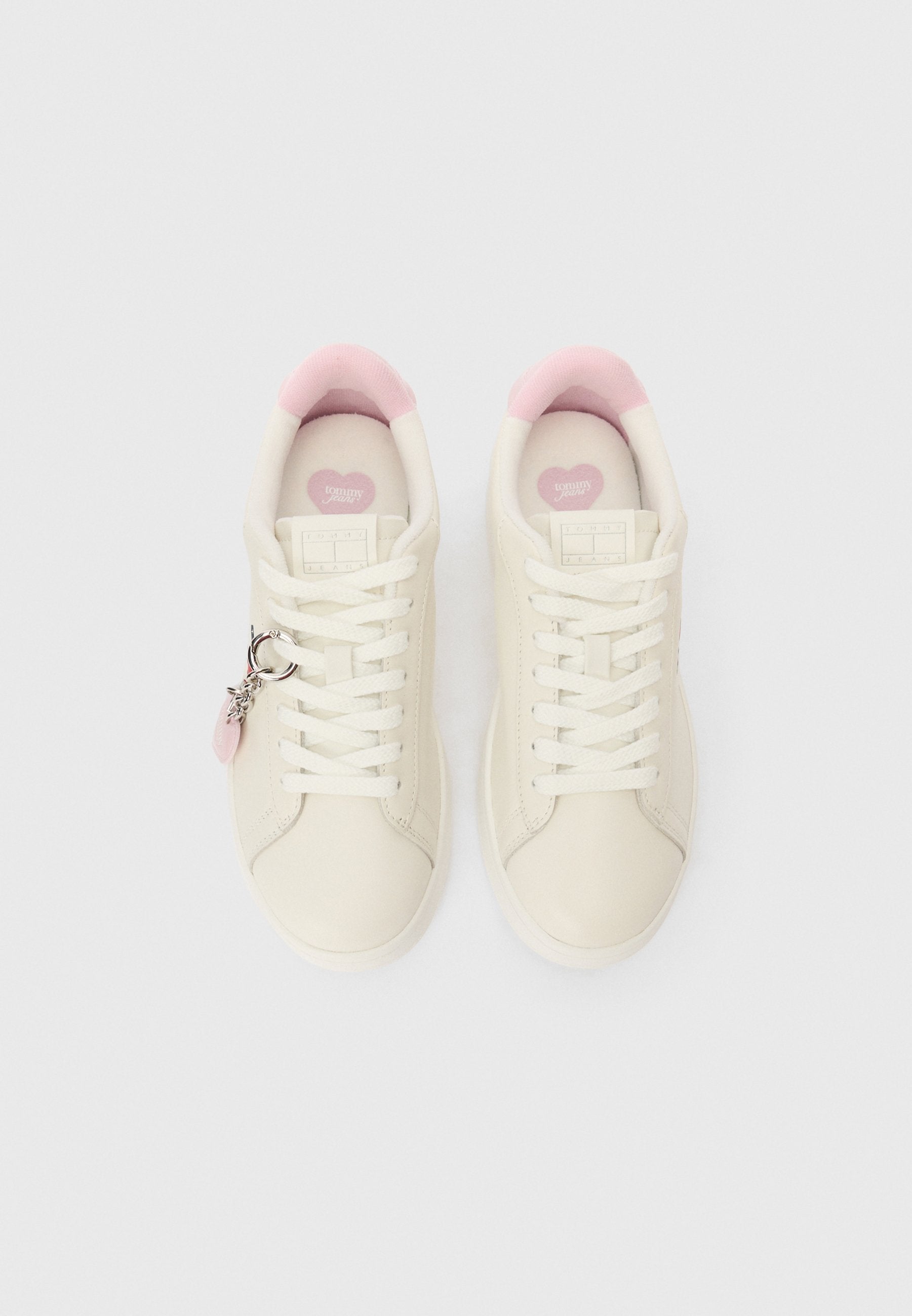 Tommy Jeans ARCHIVE COURT HEART CHARM LEATHER TRAINERS