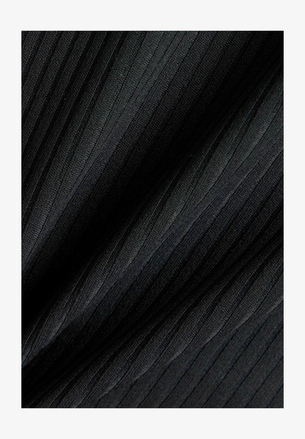 New Balance RIBBED FITTED T-SHIRT - Basic T-shirt - black