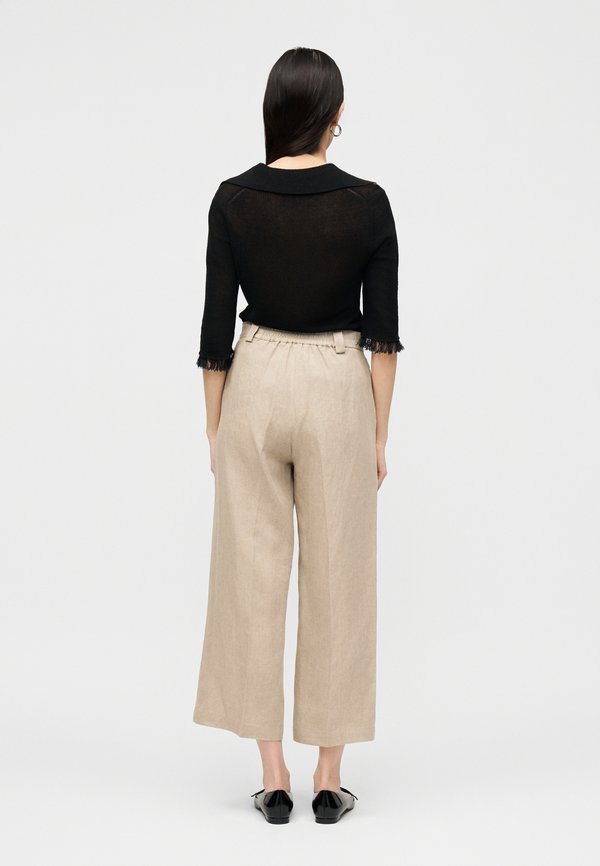 MAX&Co. ADUNCO